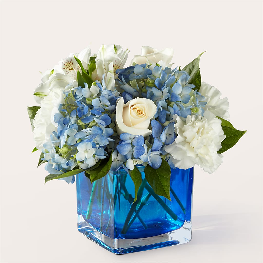 Soothing Waters Bouquet – Flowers By Helen, Forsyth GA