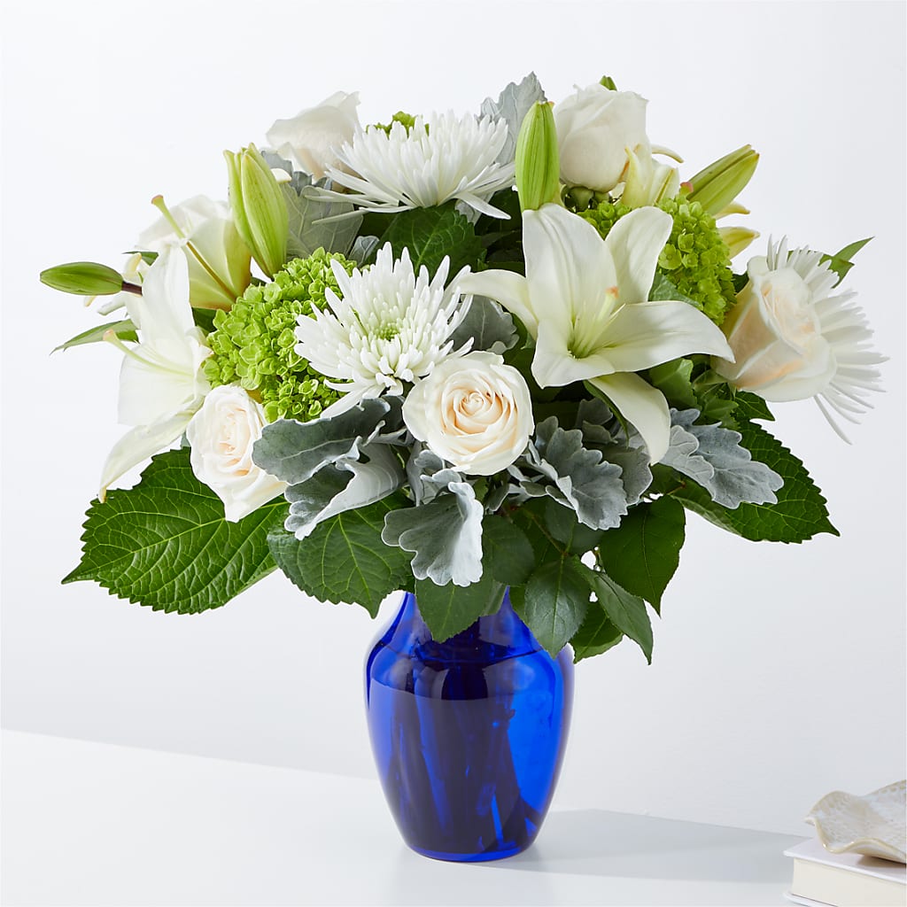 Snowy Dreams Bouquet – Flowers By Helen, Forsyth GA