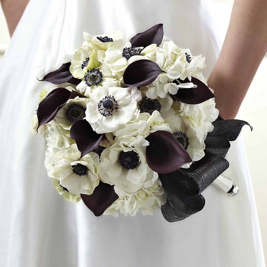 To Have and To Hold Bouquet – Flowers By Helen, Forsyth GA