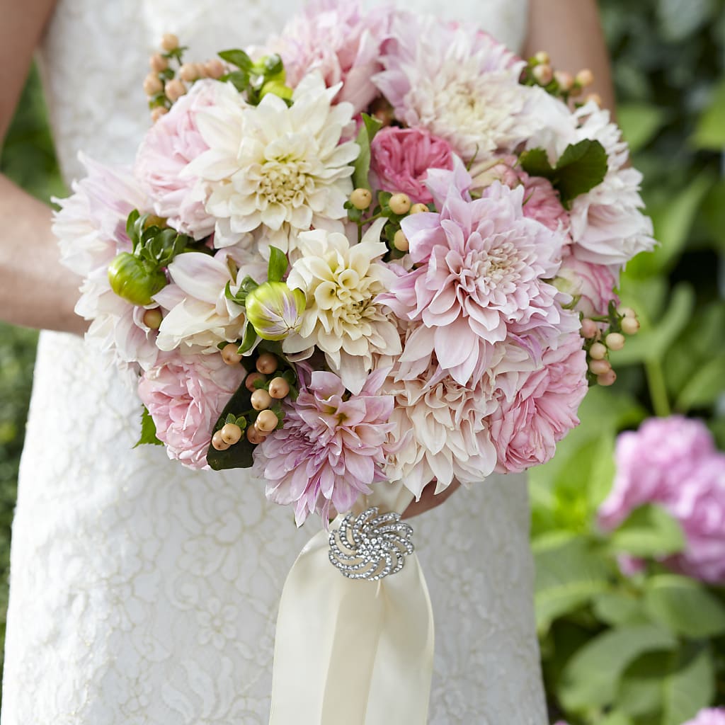 Heart's Promise Bouquet – Flowers By Helen, Forsyth GA