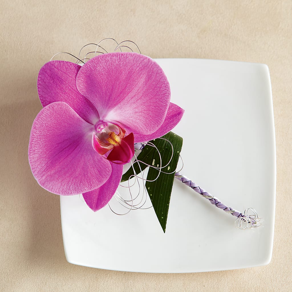 Glorious Boutonniere – Flowers By Helen, Forsyth GA