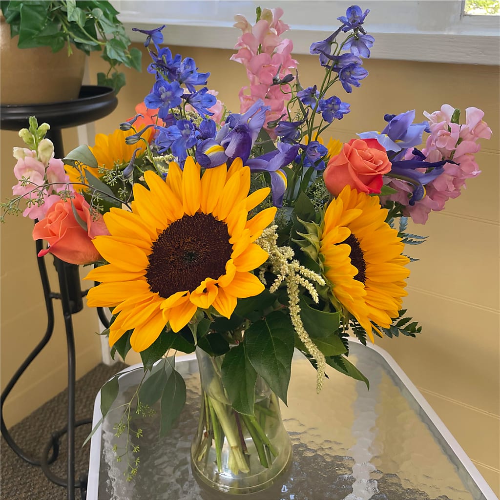 Rays of Life Bouquet –  Flowers By Helen, Forsyth GA