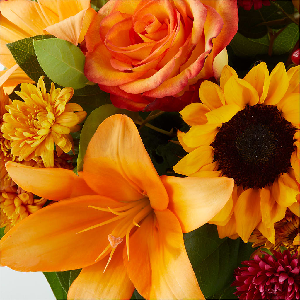 Grateful Centerpiece –  Flowers By Helen, Forsyth GA