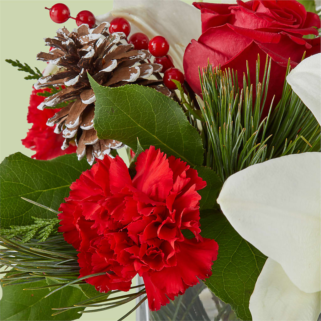 Glistening Icicles Bouquet –  Flowers By Helen, Forsyth GA