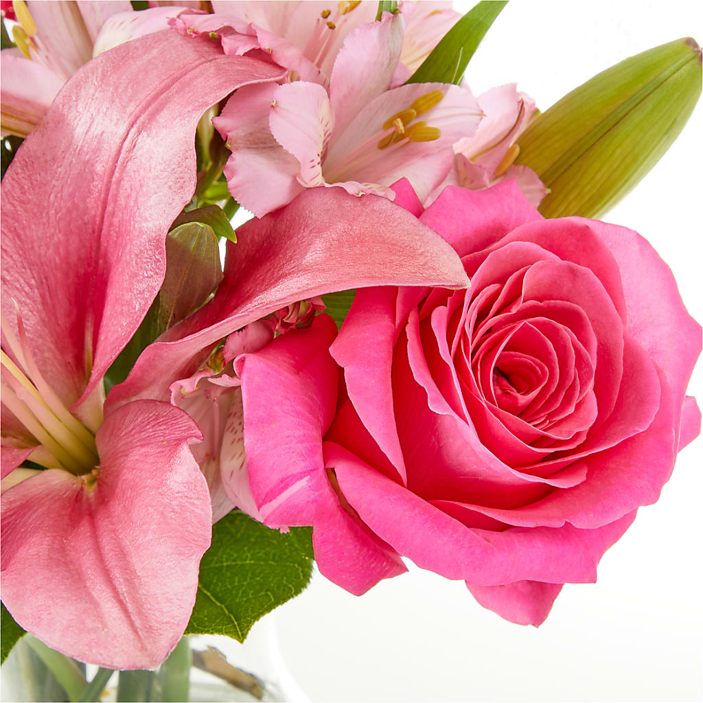 Lots of Love Bouquet –  Flowers By Helen, Forsyth GA
